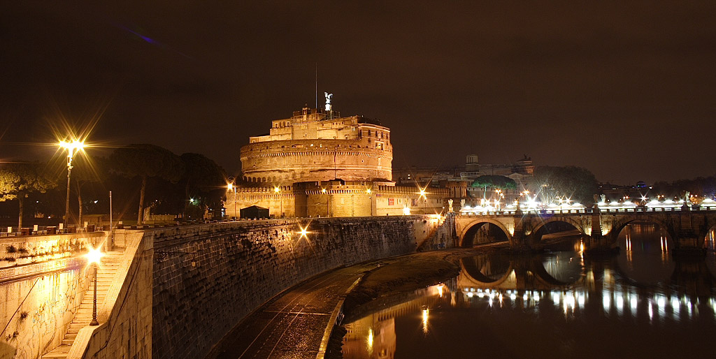 Roma by night